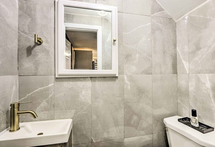 Upscale Waterbury Retreat W/ Indoor Hot Tub!