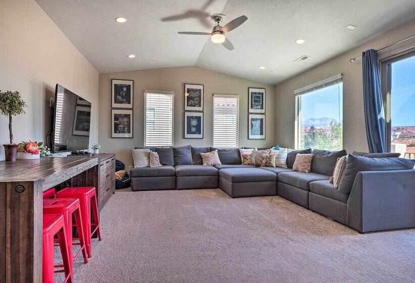Utah Home W/ Pool & Hot Tub Access, Mtn Views!