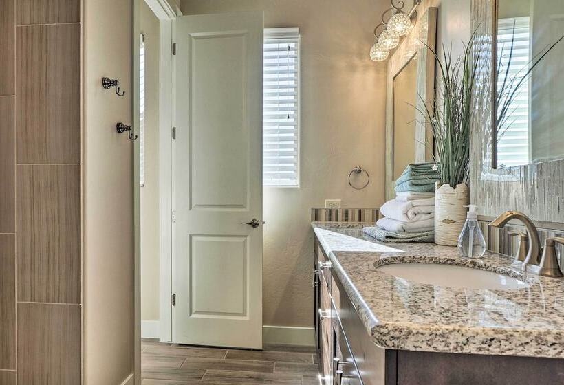 Utah Home W/ Pool & Hot Tub Access, Mtn Views!