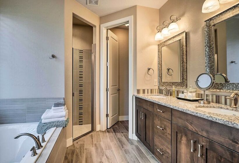 Utah Home W/ Pool & Hot Tub Access, Mtn Views!