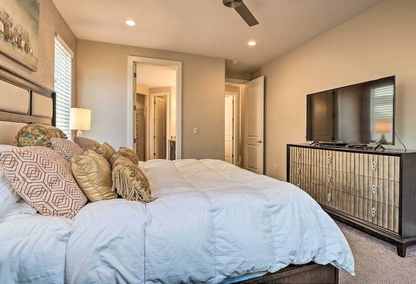 Utah Home W/ Pool & Hot Tub Access, Mtn Views!