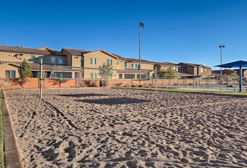 Utah Home W/ Pool & Hot Tub Access, Mtn Views!