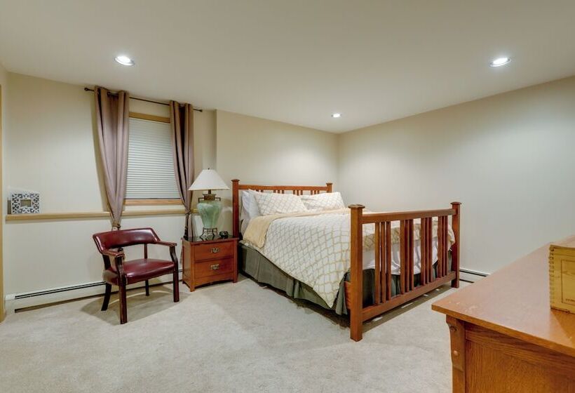 Vail  Treehouse  + Hot Tub, Sauna & Mtn Views