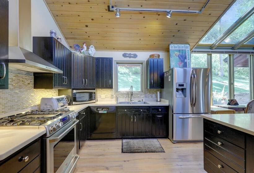 Vail  Treehouse  + Hot Tub, Sauna & Mtn Views