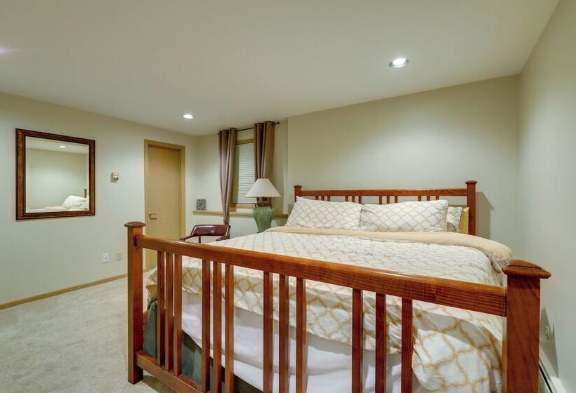 Vail  Treehouse  + Hot Tub, Sauna & Mtn Views