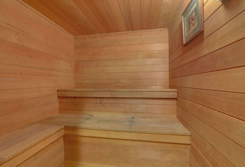 Vail  Treehouse  + Hot Tub, Sauna & Mtn Views