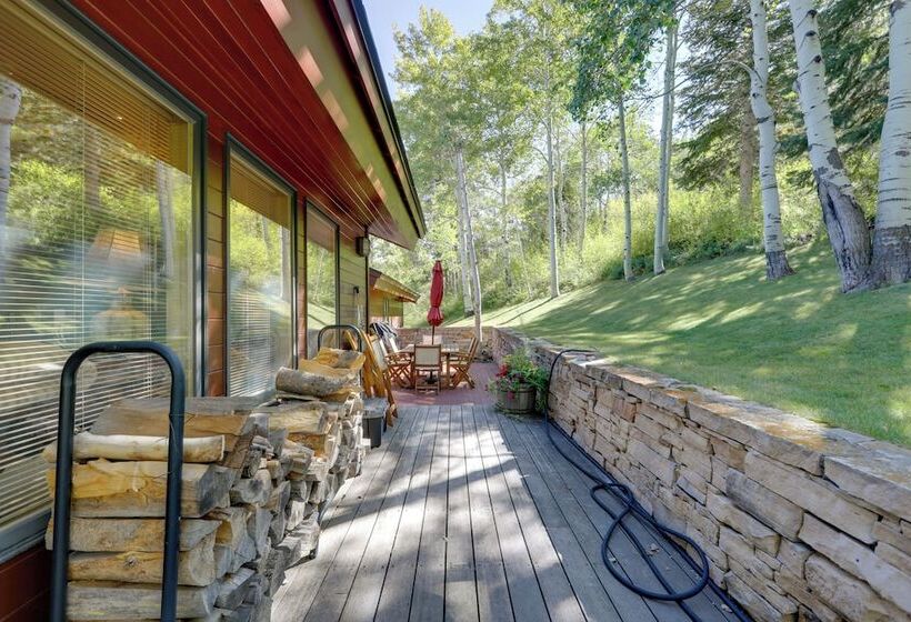 Vail  Treehouse  + Hot Tub, Sauna & Mtn Views