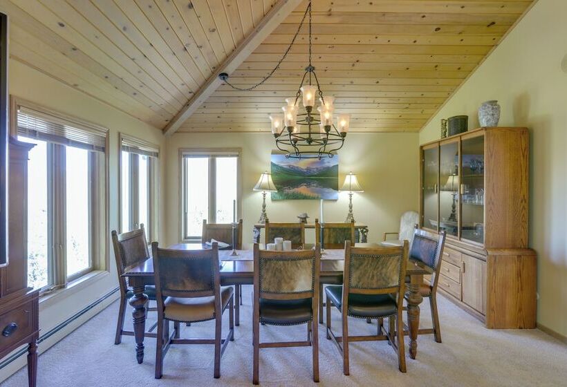 Vail  Treehouse  + Hot Tub, Sauna & Mtn Views