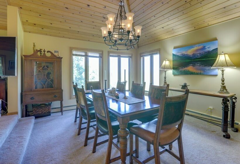 Vail  Treehouse  + Hot Tub, Sauna & Mtn Views