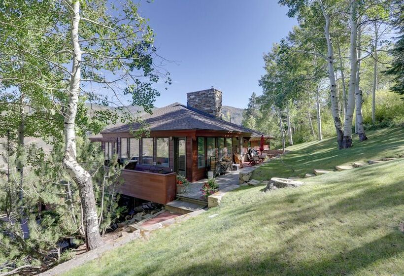 Vail  Treehouse  + Hot Tub, Sauna & Mtn Views