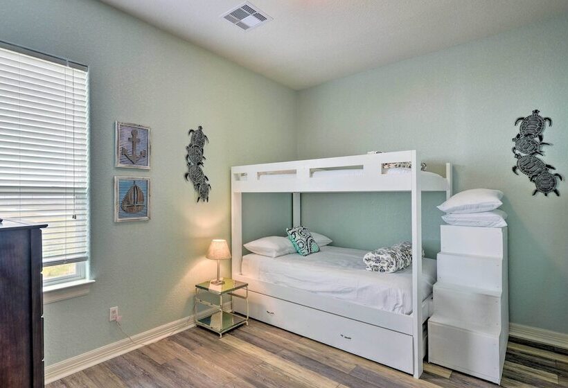 Oceanfront Freeport House W/ Private Beach!