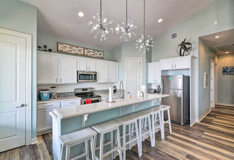 Oceanfront Freeport House W/ Private Beach!