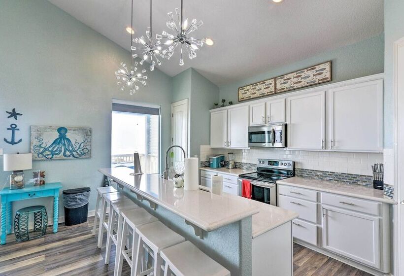 Oceanfront Freeport House W/ Private Beach!