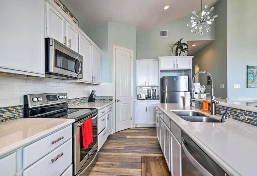 Oceanfront Freeport House W/ Private Beach!