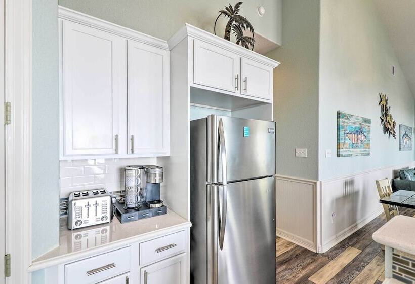 Oceanfront Freeport House W/ Private Beach!