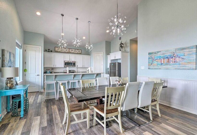 Oceanfront Freeport House W/ Private Beach!