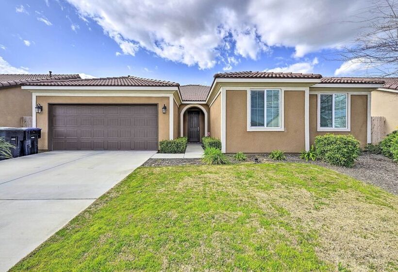 Visalia Home W/ Yard: 4 Mi To Downtown!