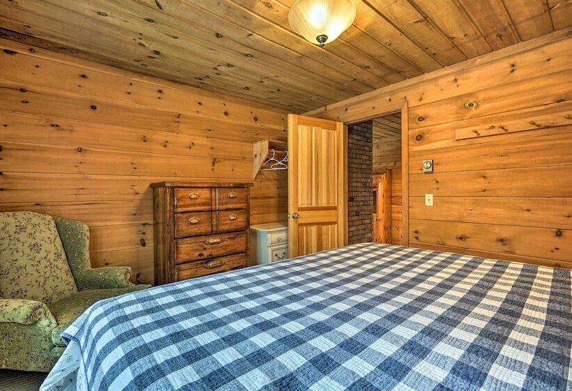 Wardsboro Family Home: 7 Mi To Mount Snow!