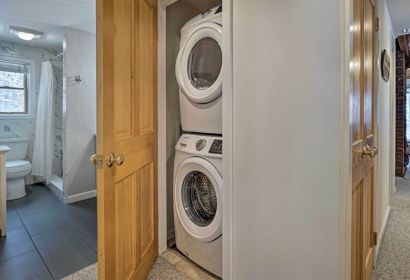 Wardsboro Family Home: 7 Mi To Mount Snow!