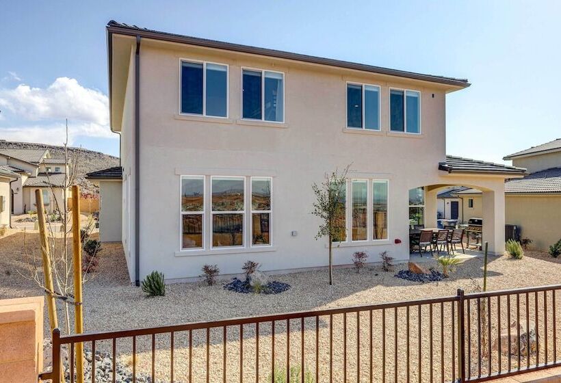 Washington Home W/ Mtn Views, Near Hiking!