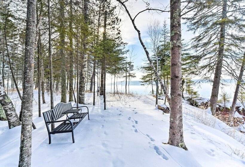 Waterfront Cabin On Lake Superior W/ Fire Pit