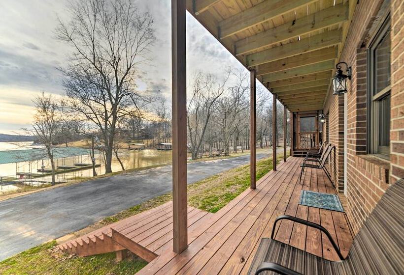Barkley Breeze  Waterfront Home W/ Dock & Kayaks