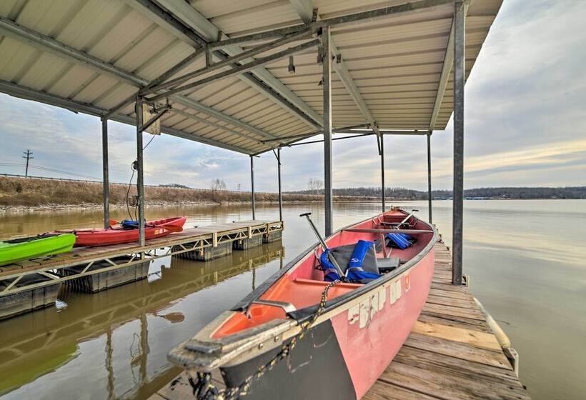 Barkley Breeze  Waterfront Home W/ Dock & Kayaks