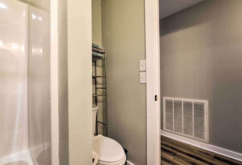 Barkley Breeze  Waterfront Home W/ Dock & Kayaks