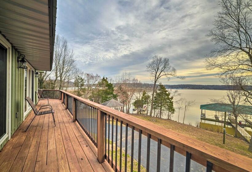 Barkley Breeze  Waterfront Home W/ Dock & Kayaks