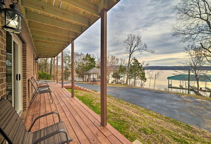 Barkley Breeze  Waterfront Home W/ Dock & Kayaks