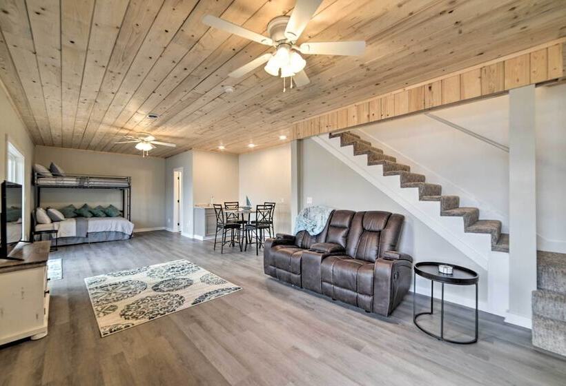 Barkley Breeze  Waterfront Home W/ Dock & Kayaks