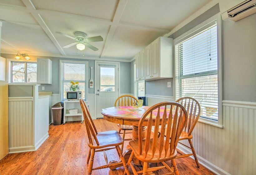 Waterfront Lake Of The Ozarks Cabin W/ Boat Dock!