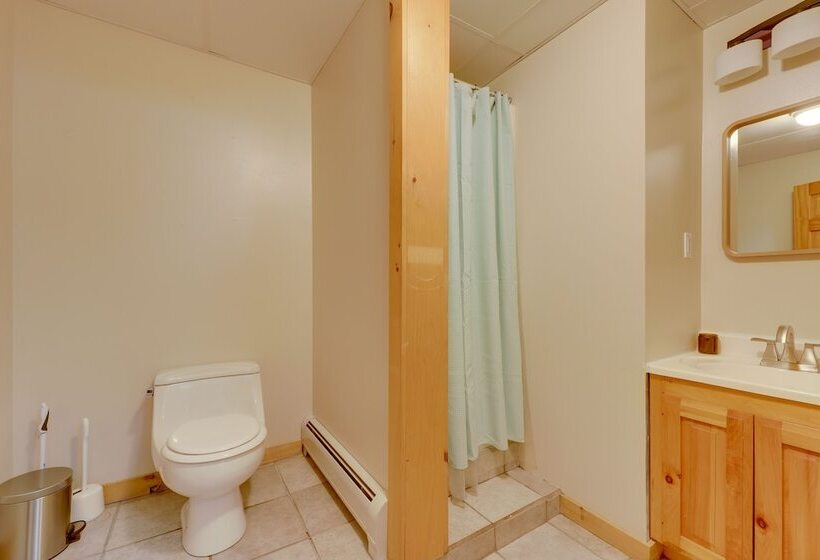 Waterfront Lakes Region Home On Private Cove!