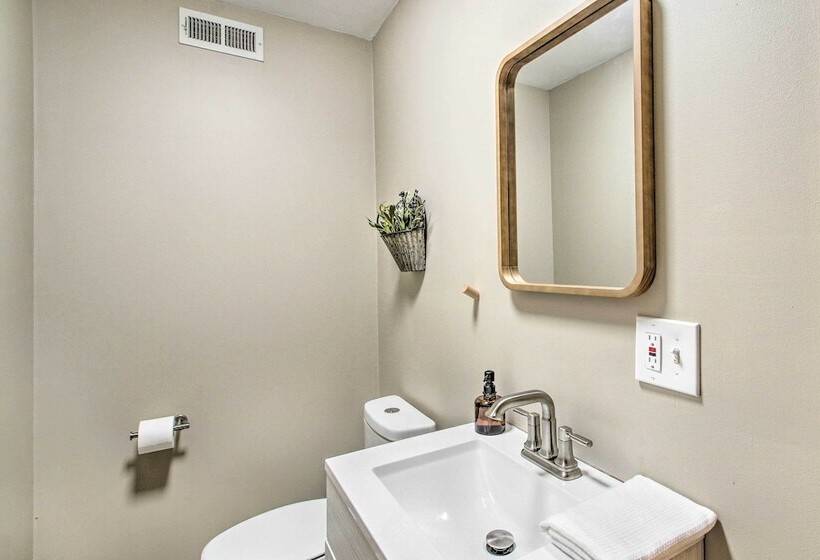 Waterfront Lakes Region Home On Private Cove!