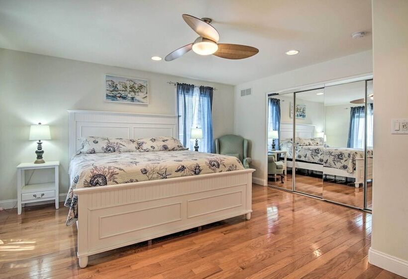 Waterfront Sanctuary W/ Panoramic Bay Views!