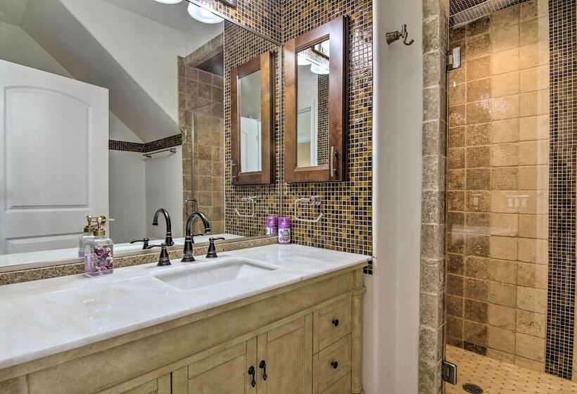 Waterfront Sanctuary W/ Panoramic Bay Views!