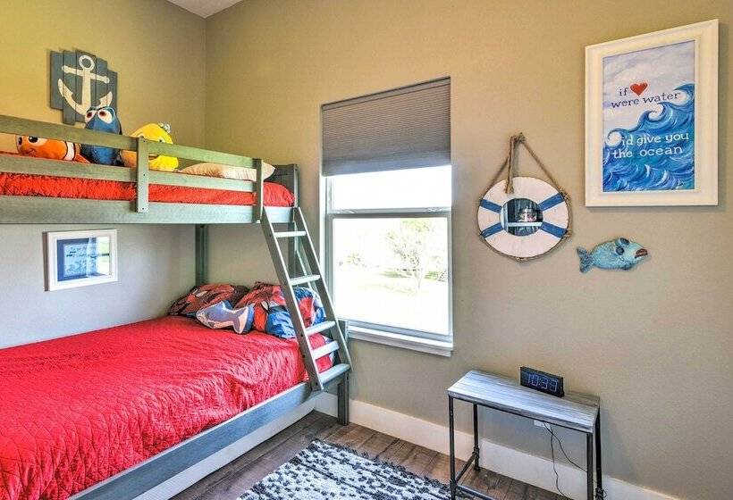 Waterfront Sargent House W/ Sparkling Pool!