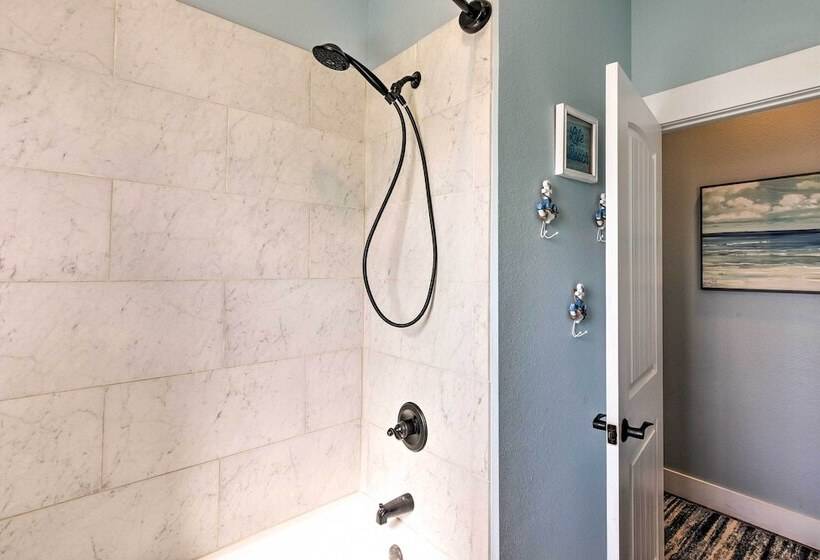 Waterfront Sargent House W/ Sparkling Pool!