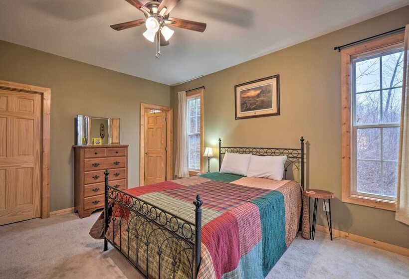 Sevierville Cabin W/ Lake Views & Wraparound Porch