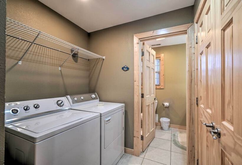 Sevierville Cabin W/ Lake Views & Wraparound Porch