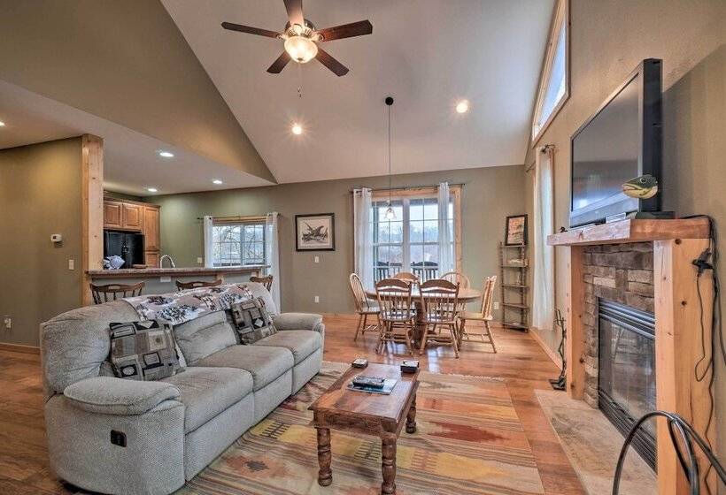 Sevierville Cabin W/ Lake Views & Wraparound Porch