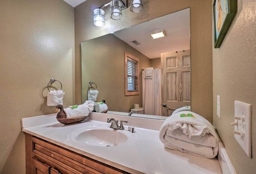 Sevierville Cabin W/ Lake Views & Wraparound Porch