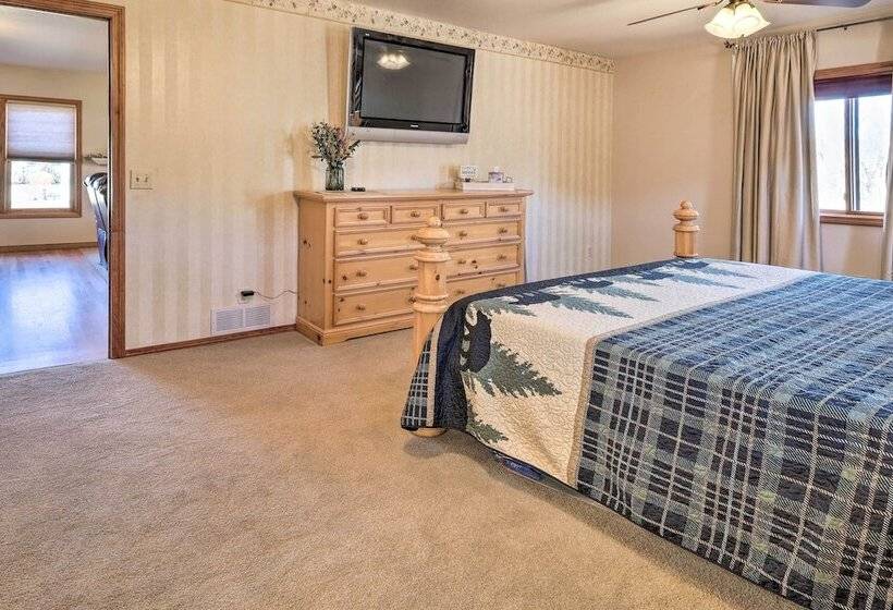 Welcoming Cañon City Abode   Walk To River!