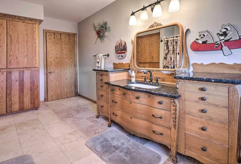 Welcoming Cañon City Abode   Walk To River!