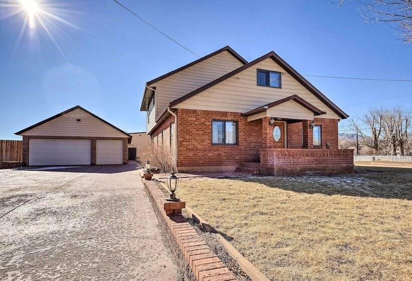 Welcoming Cañon City Abode   Walk To River!