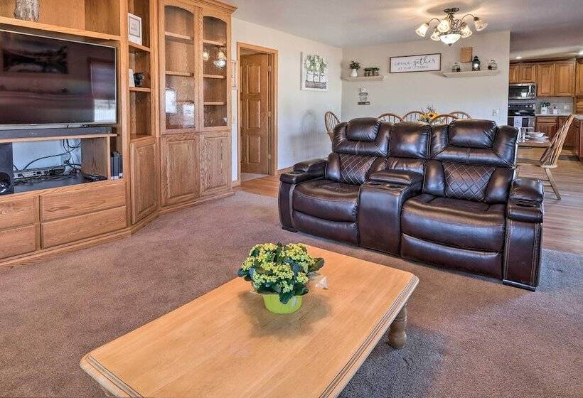 Welcoming Cañon City Abode   Walk To River!