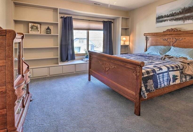 Welcoming Cañon City Abode   Walk To River!