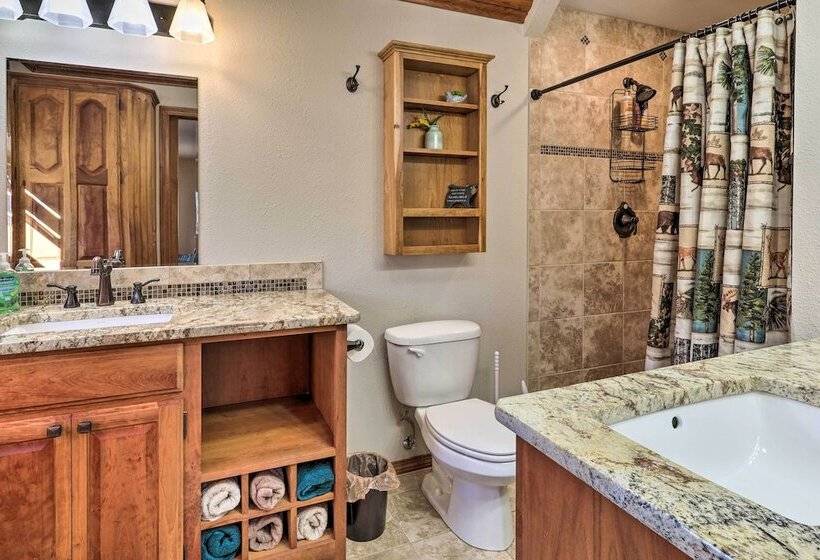 Welcoming Cañon City Abode   Walk To River!