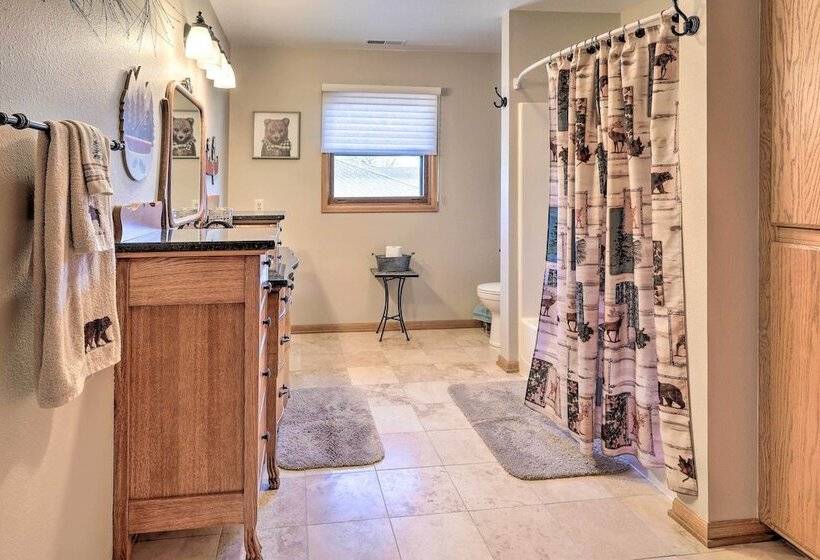 Welcoming Cañon City Abode   Walk To River!