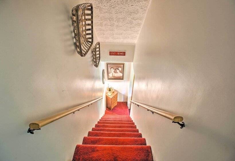 Wellington Cabin Escape W/ Wraparound Deck!